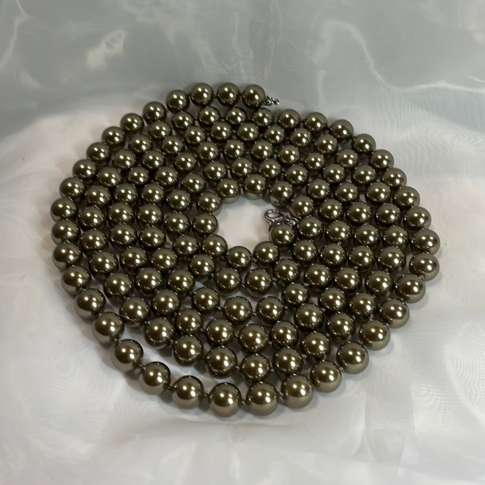 Beautiful Louis Dell’Olio faux pearl necklace 68 inches long